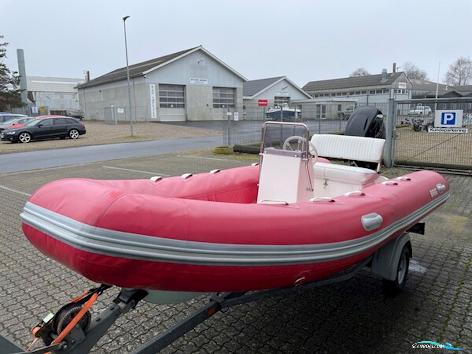 BRIG FALCON F450 S med MERCURY F60 ELPT EFI og Brenderup 600 kg trailer