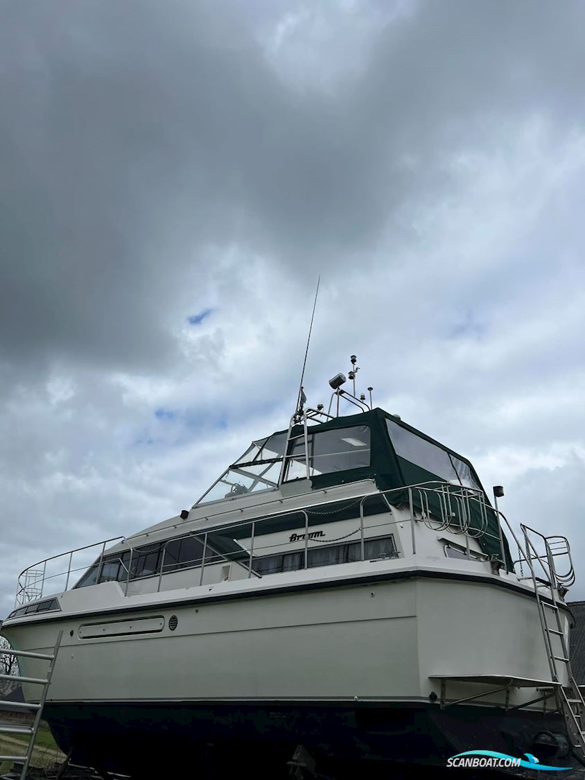 Broom 12M Monarch