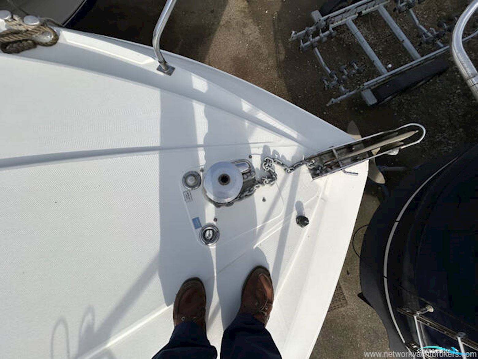 Broom 33