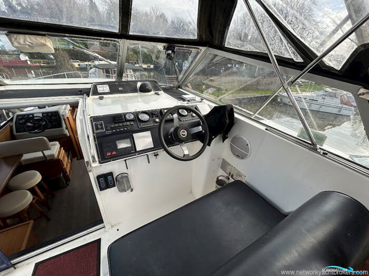 Broom 33