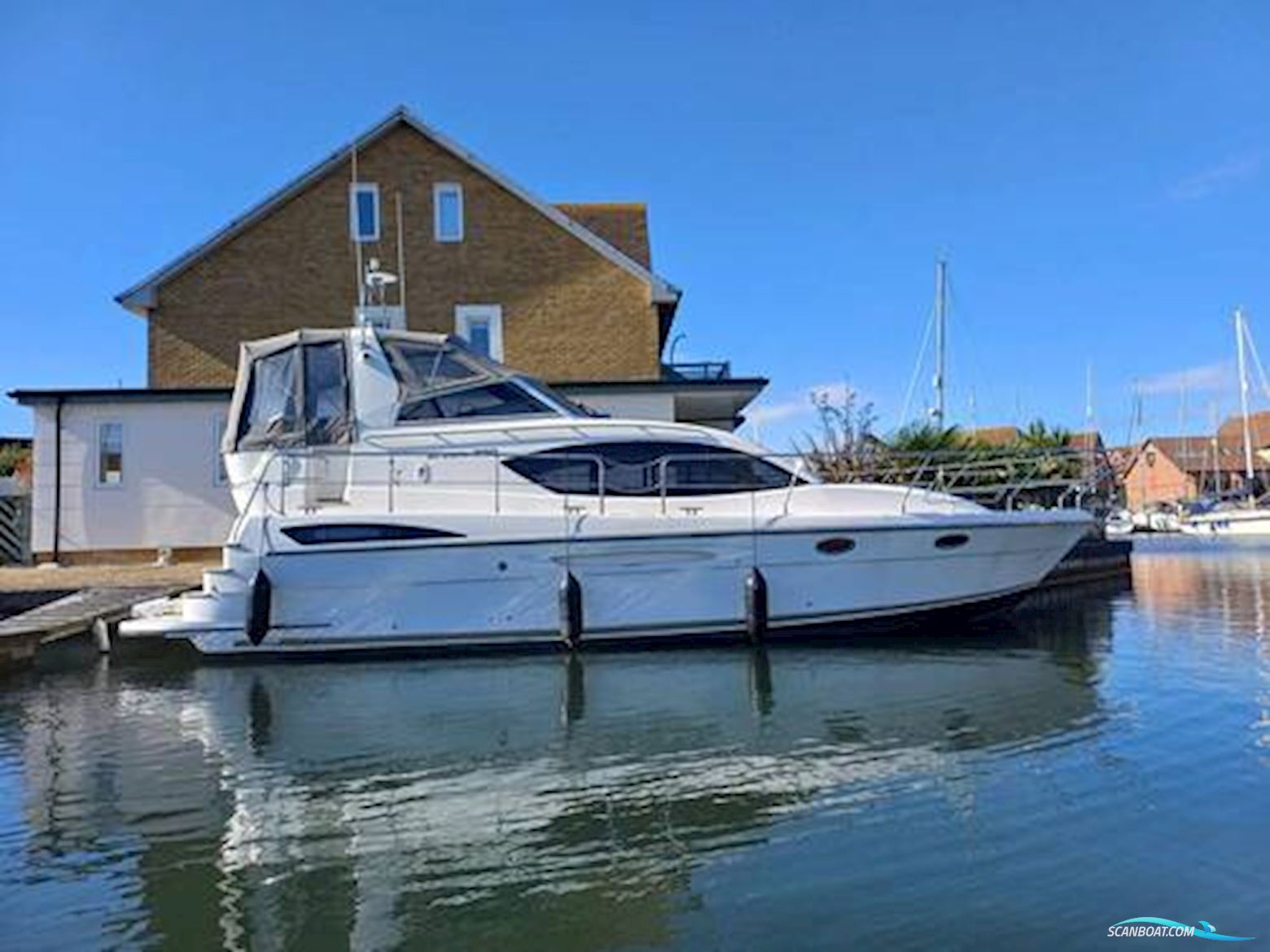 Broom 370 Motorboot 2012, mit Volvo Penta D6-330 motor, England
