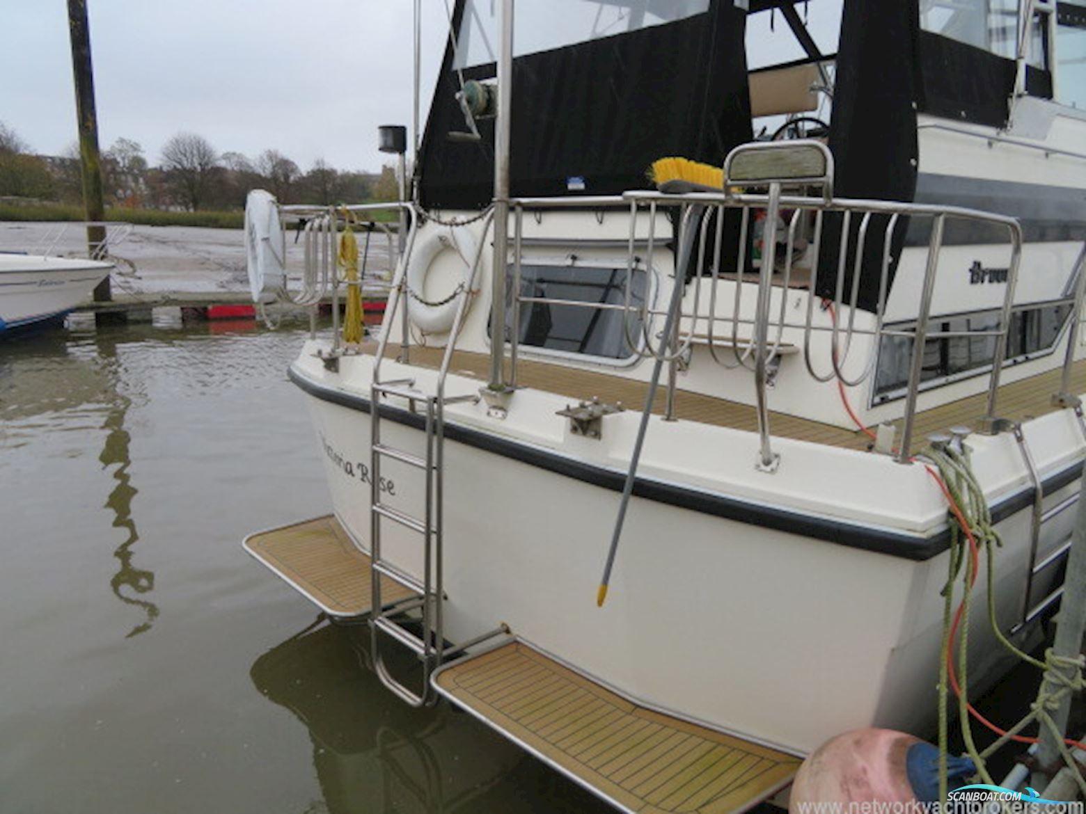 Broom 40 Monarch