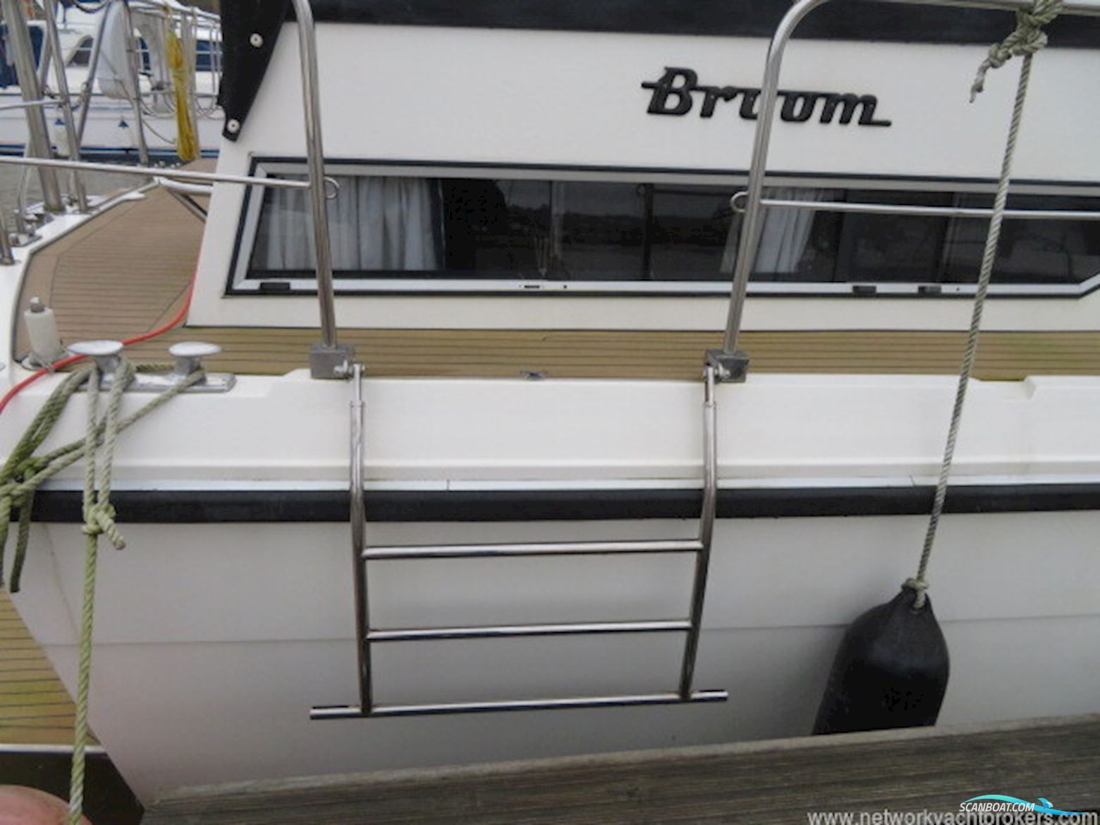 Broom 40 Monarch