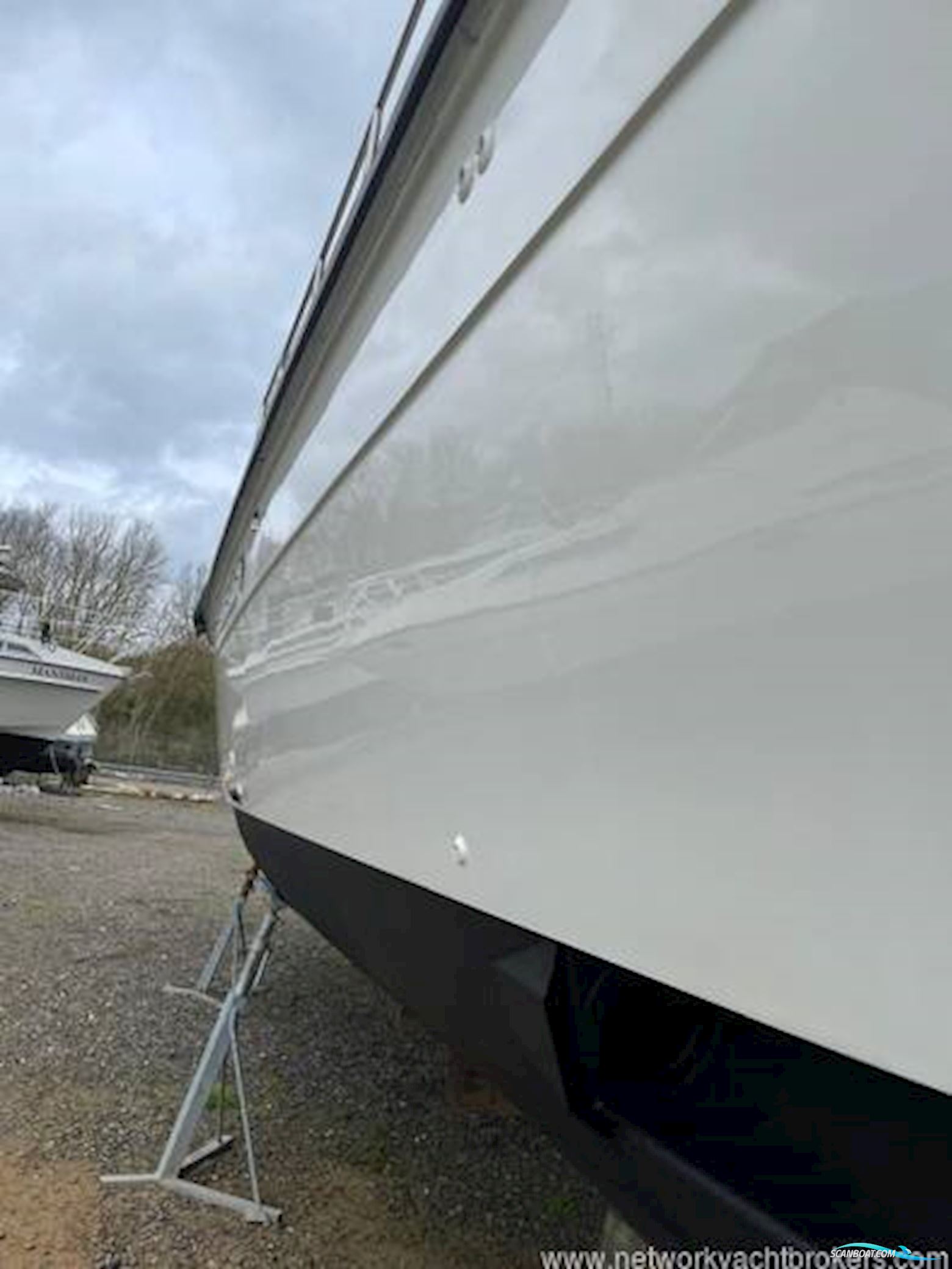 Broom 40 Monarch