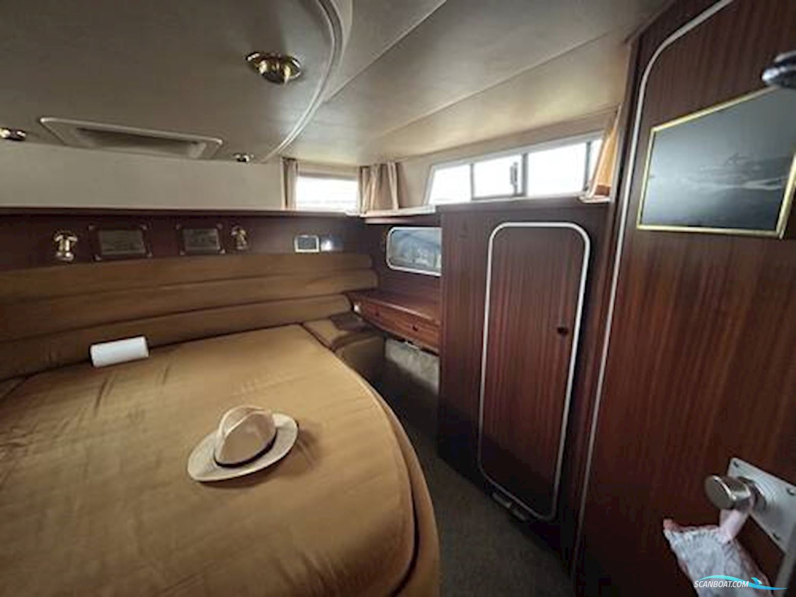 Broom Crown 37