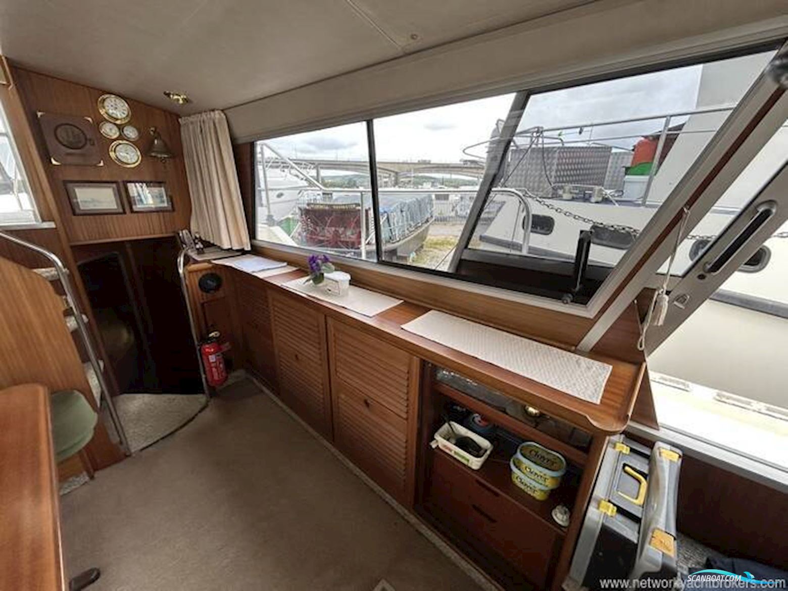 Broom Crown 37