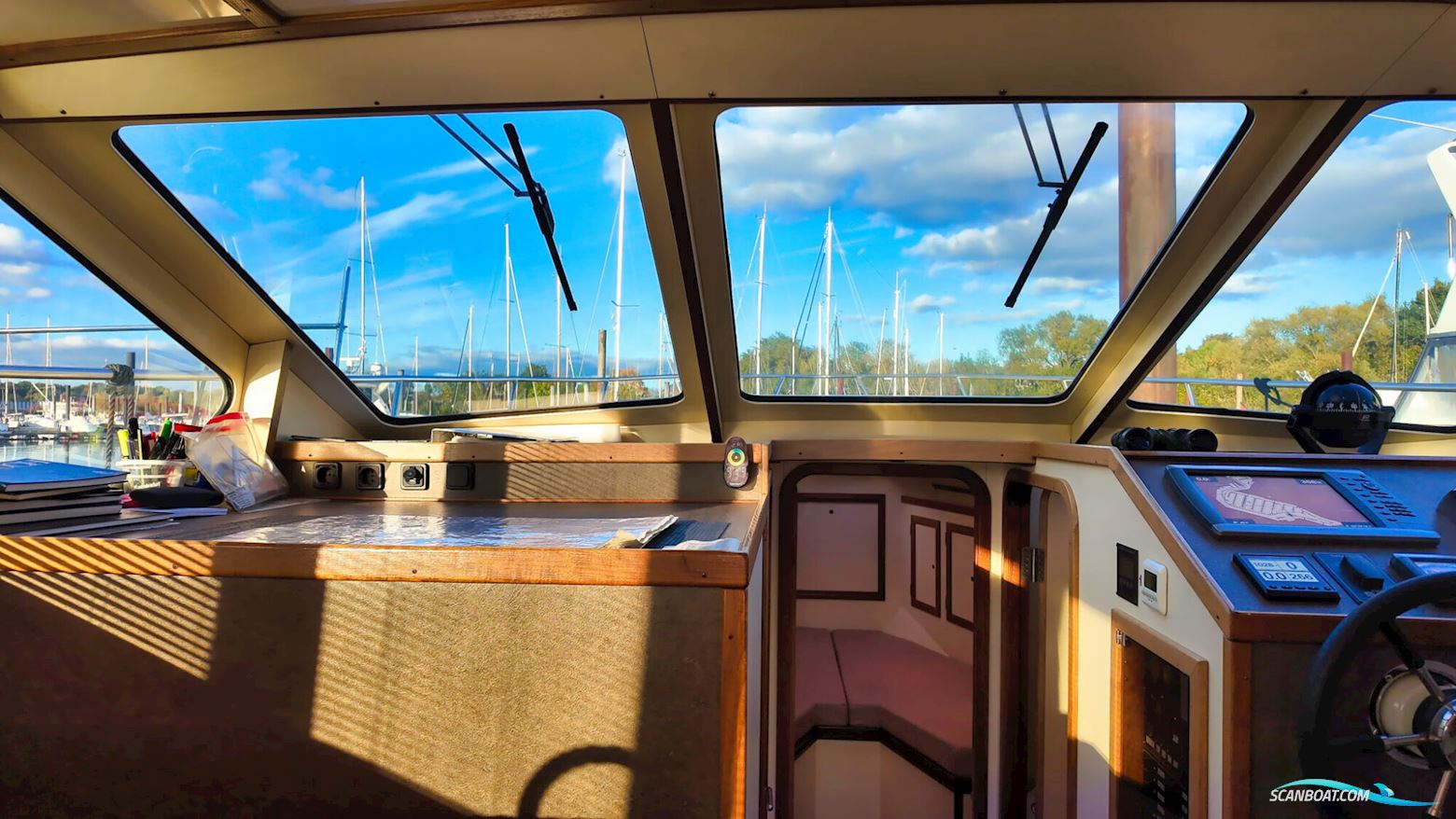 Bruce Roberts Euro 12.00 Flybridge