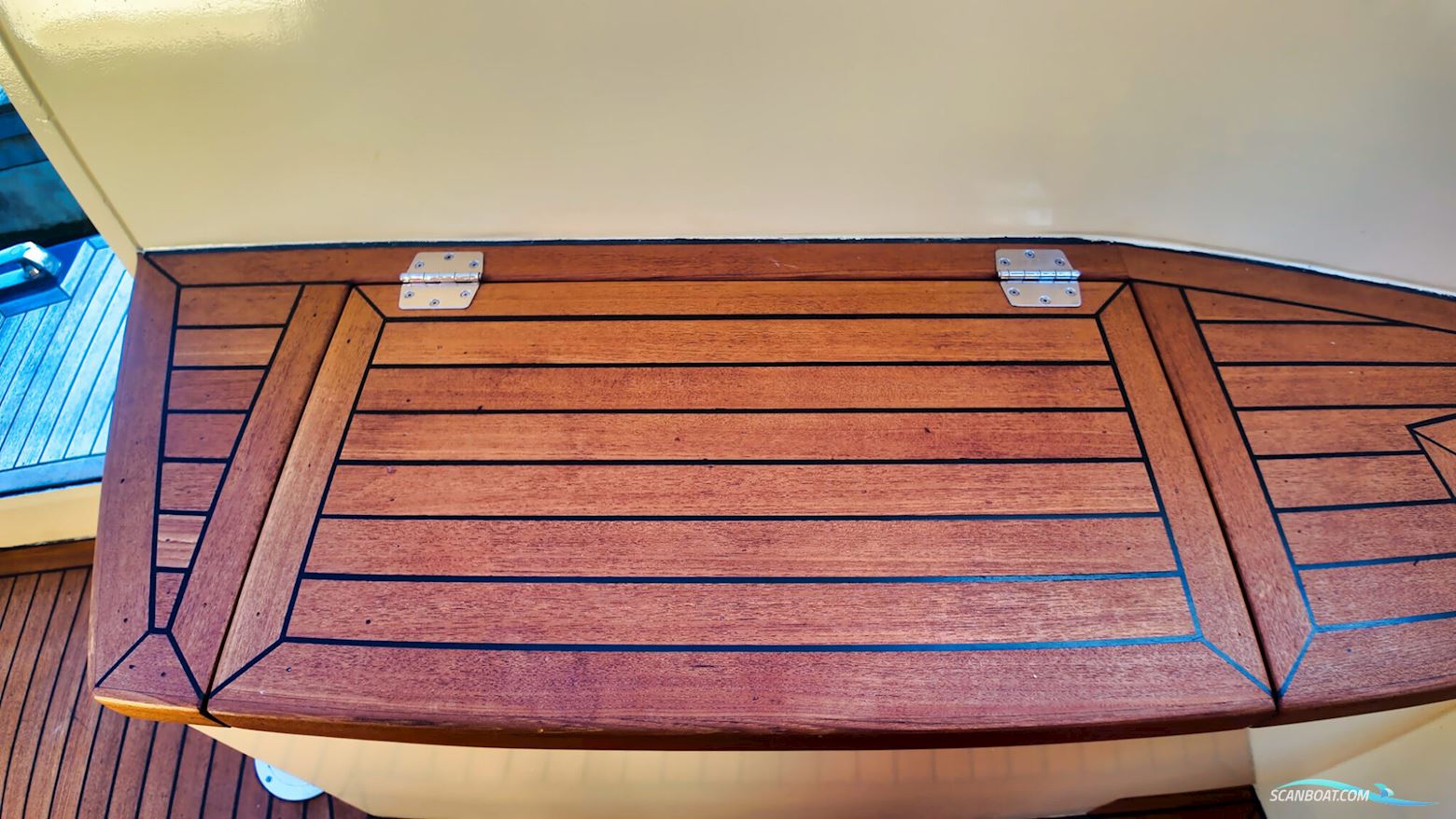 Bruce Roberts Euro 12.00 Flybridge