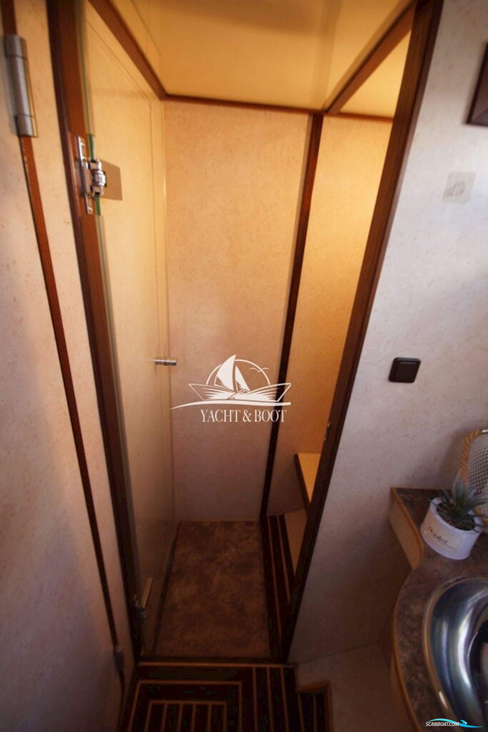 Bruce Roberts Europe 1200