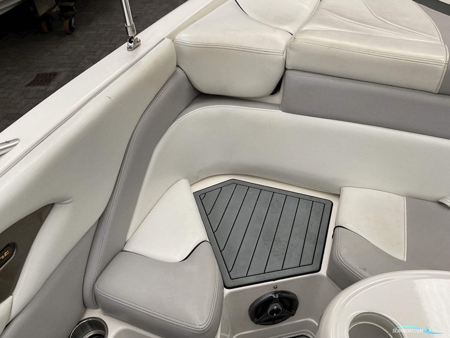 Bryant 246 Bowrider