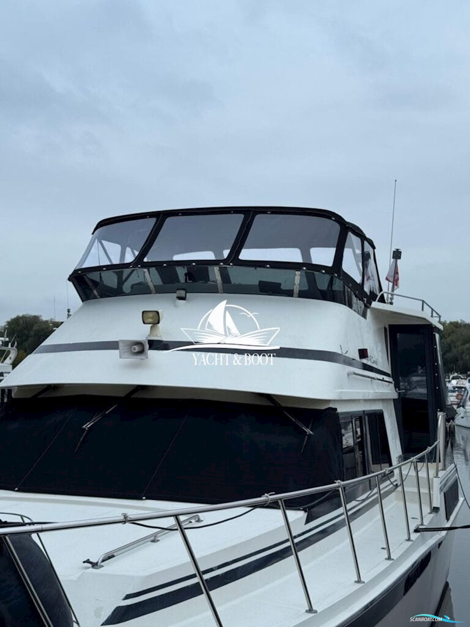 Camargue Yacht 42 Sundeck