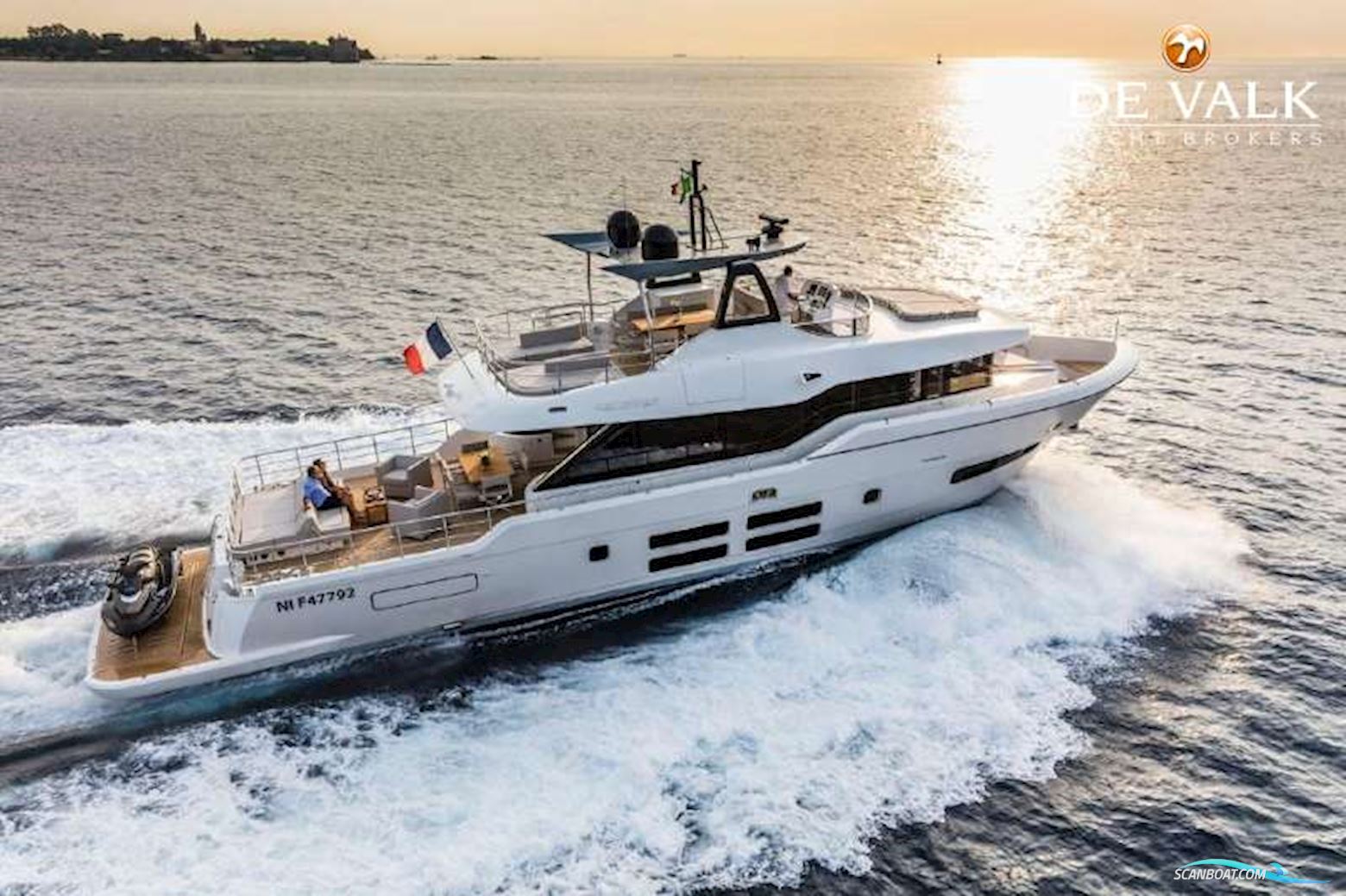 Canados Oceanic 76 GT Motorboot 2016, mit Cat C18 Acert motor, Frankreich