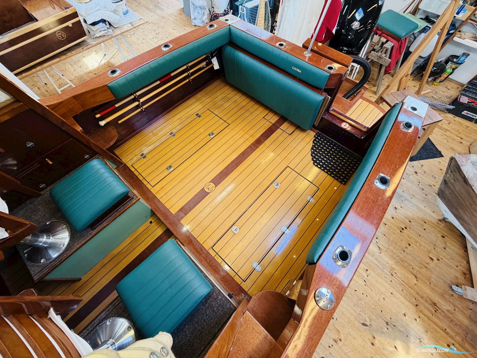 “Caoba” – Unik Hemingway-Inspireret Mahognibåd Med Moderne Konstruktion