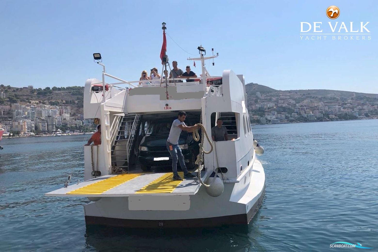 CAR/PASSENGERS FERRY 33