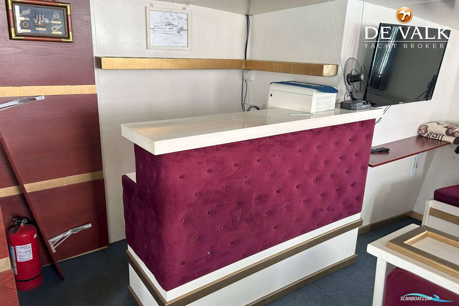 CAR/PASSENGERS FERRY 33