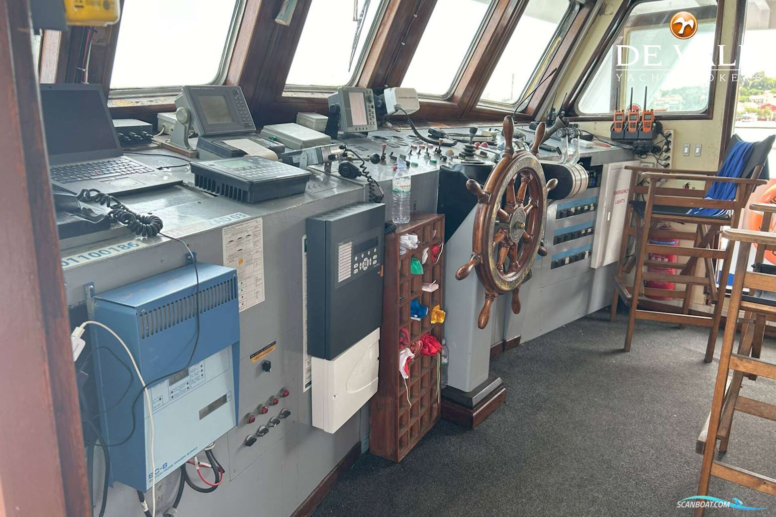 CAR/PASSENGERS FERRY 33