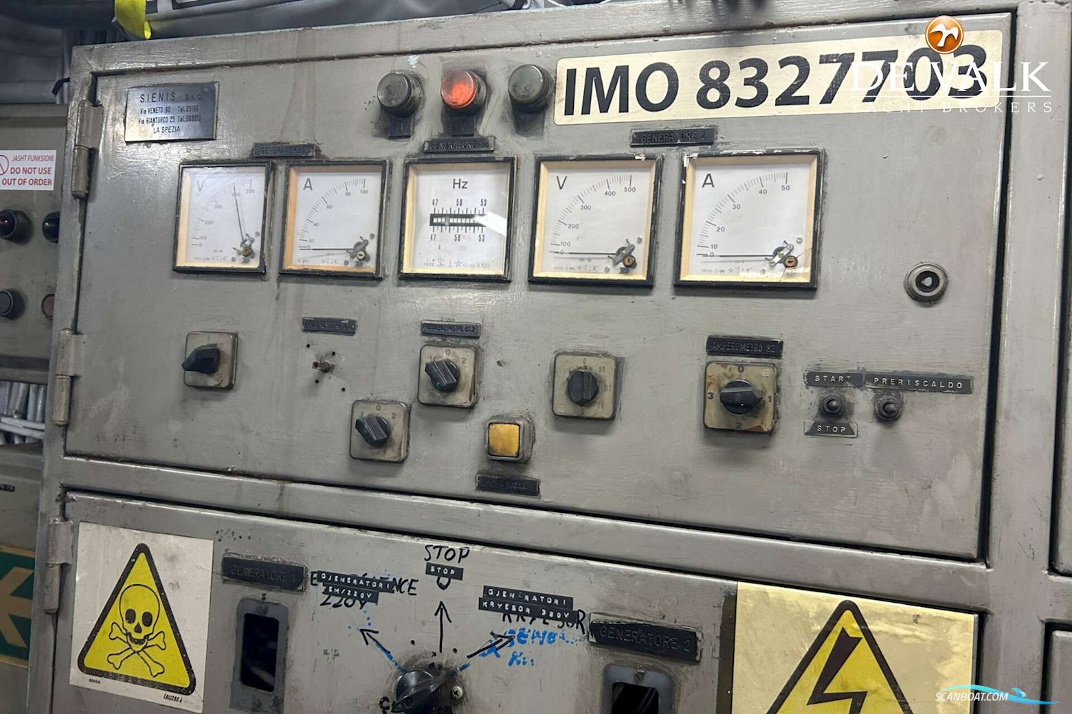 CAR/PASSENGERS FERRY 33