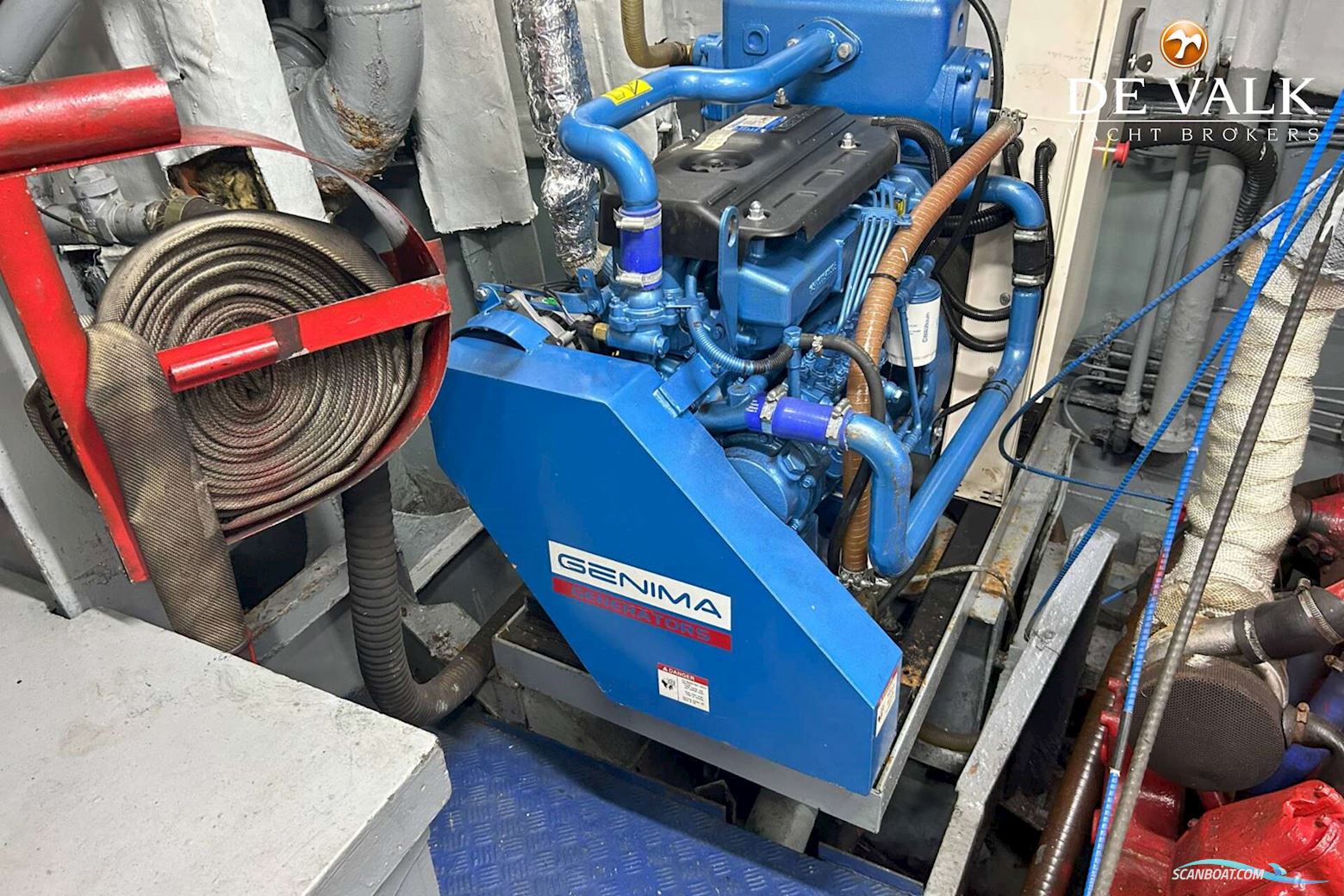 CAR/PASSENGERS FERRY 33