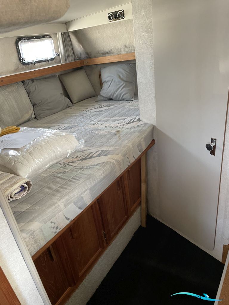 Carver 3207 Aft Cabin