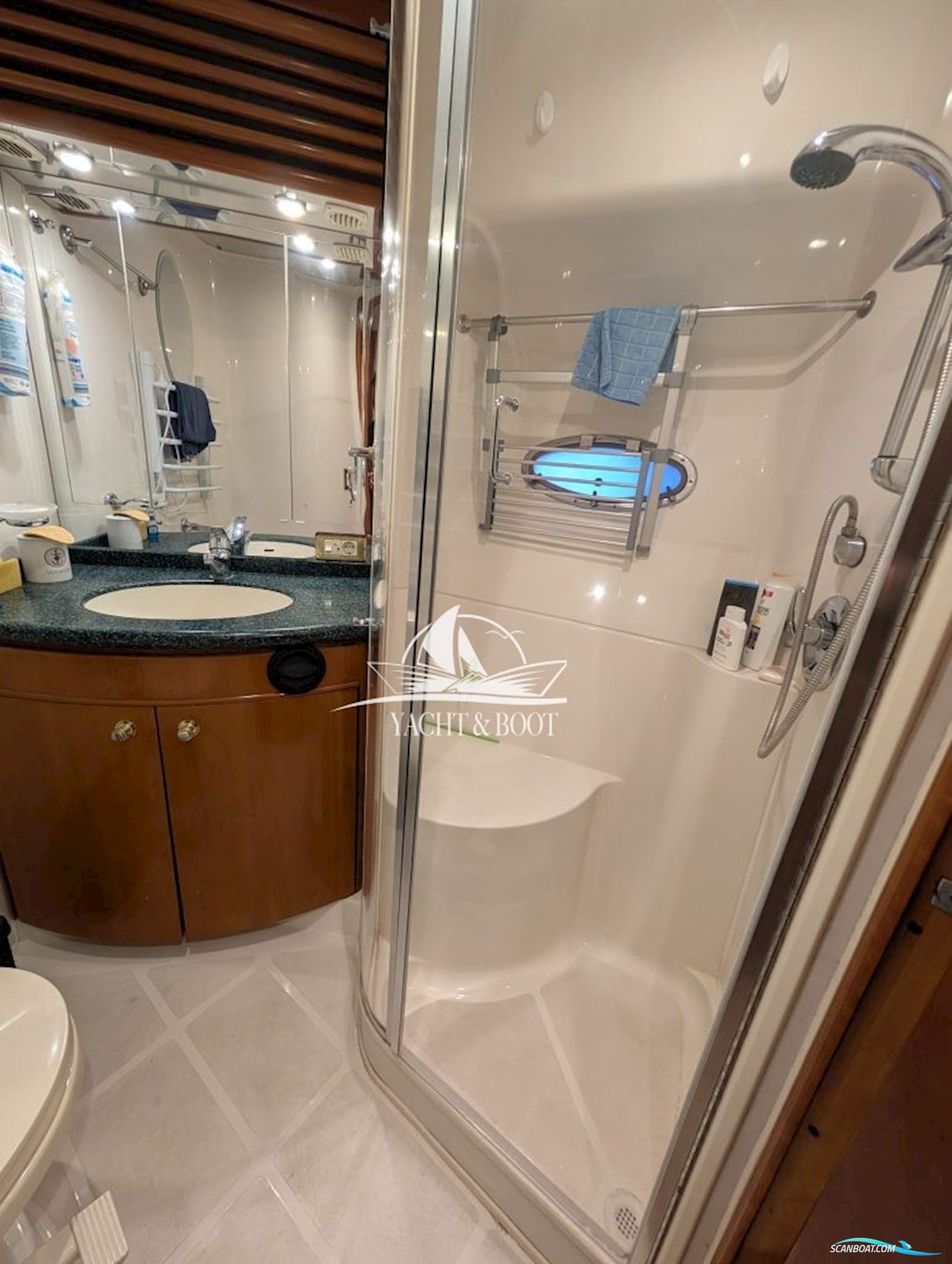 Carver 450 Voyager Pilothouse