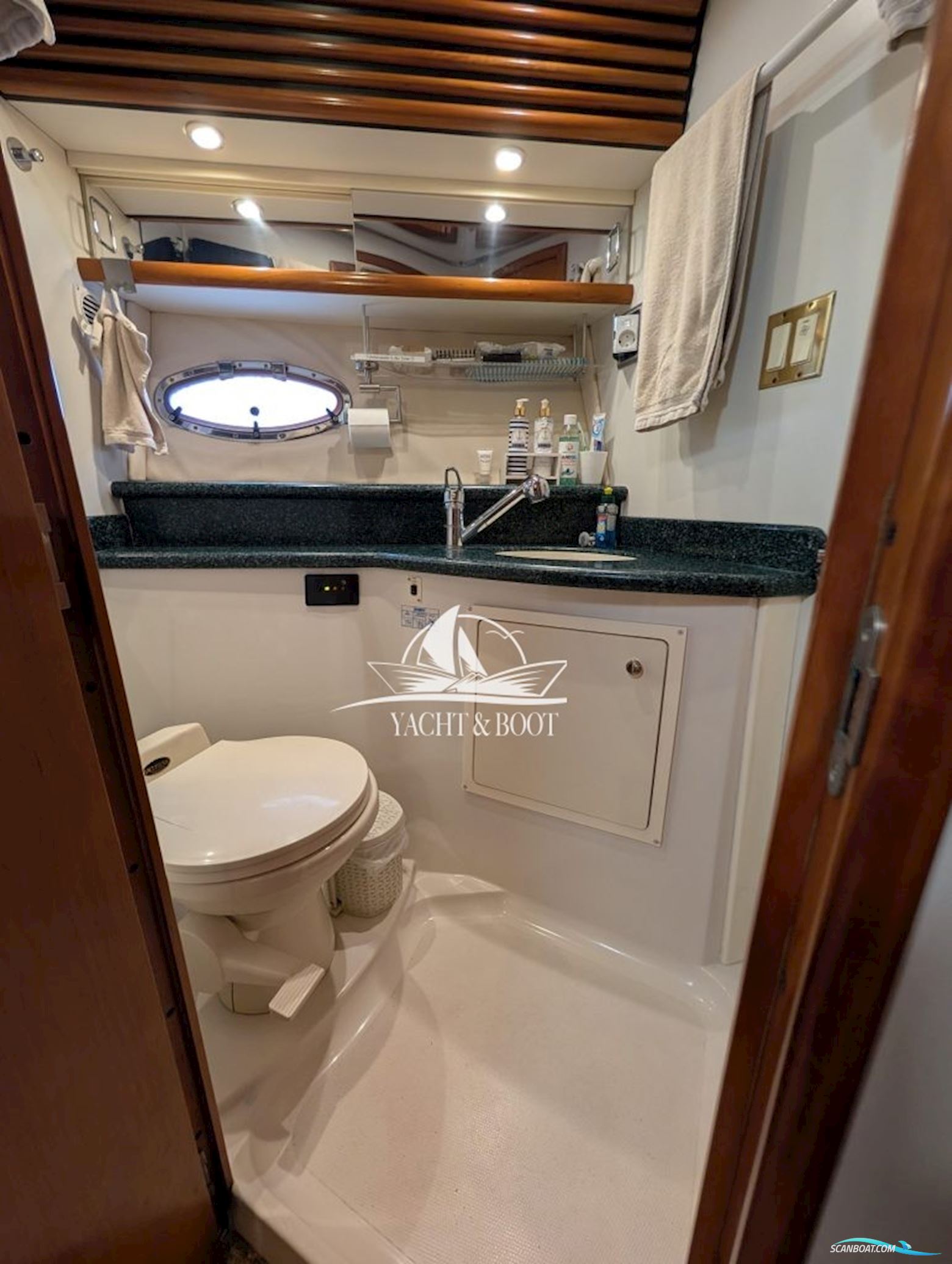 Carver 450 Voyager Pilothouse
