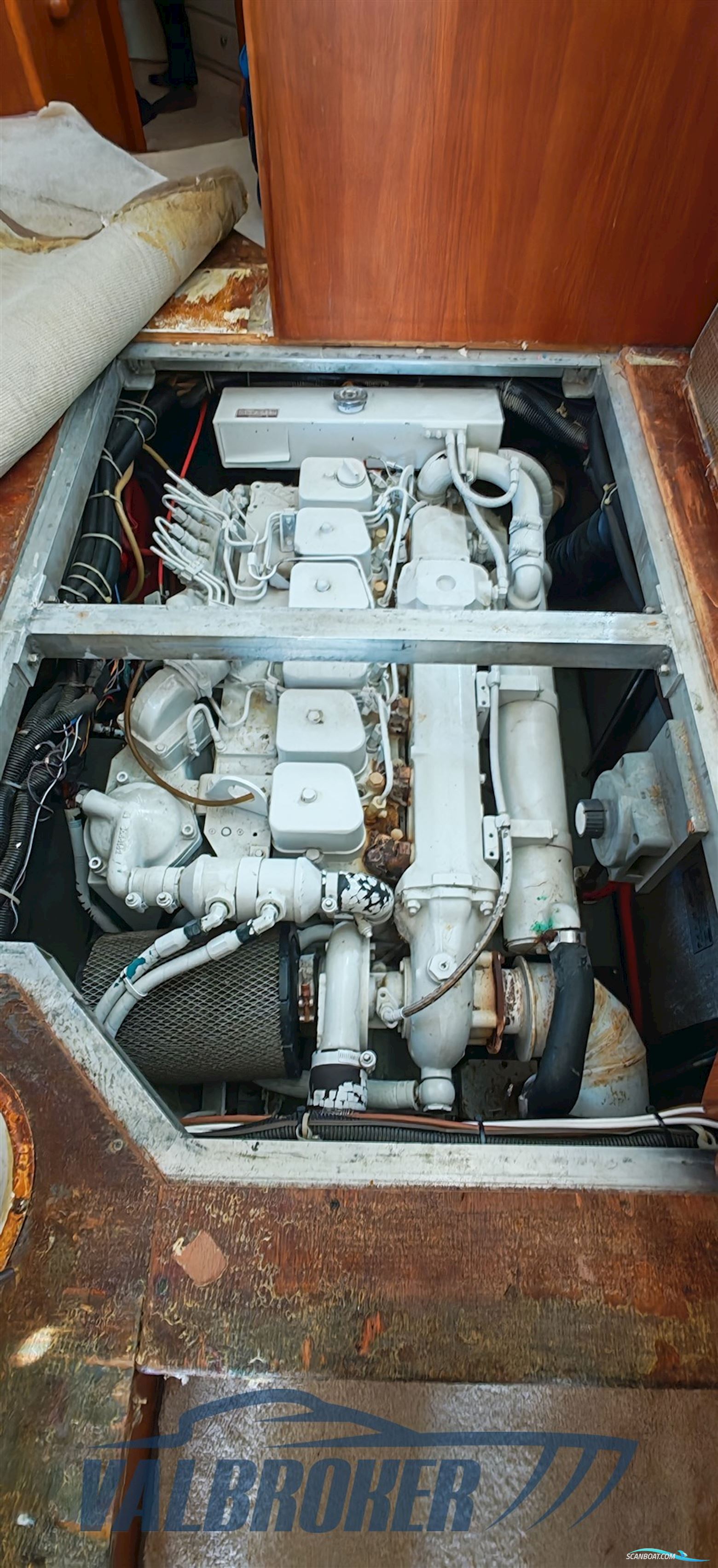 Carver Boat 400