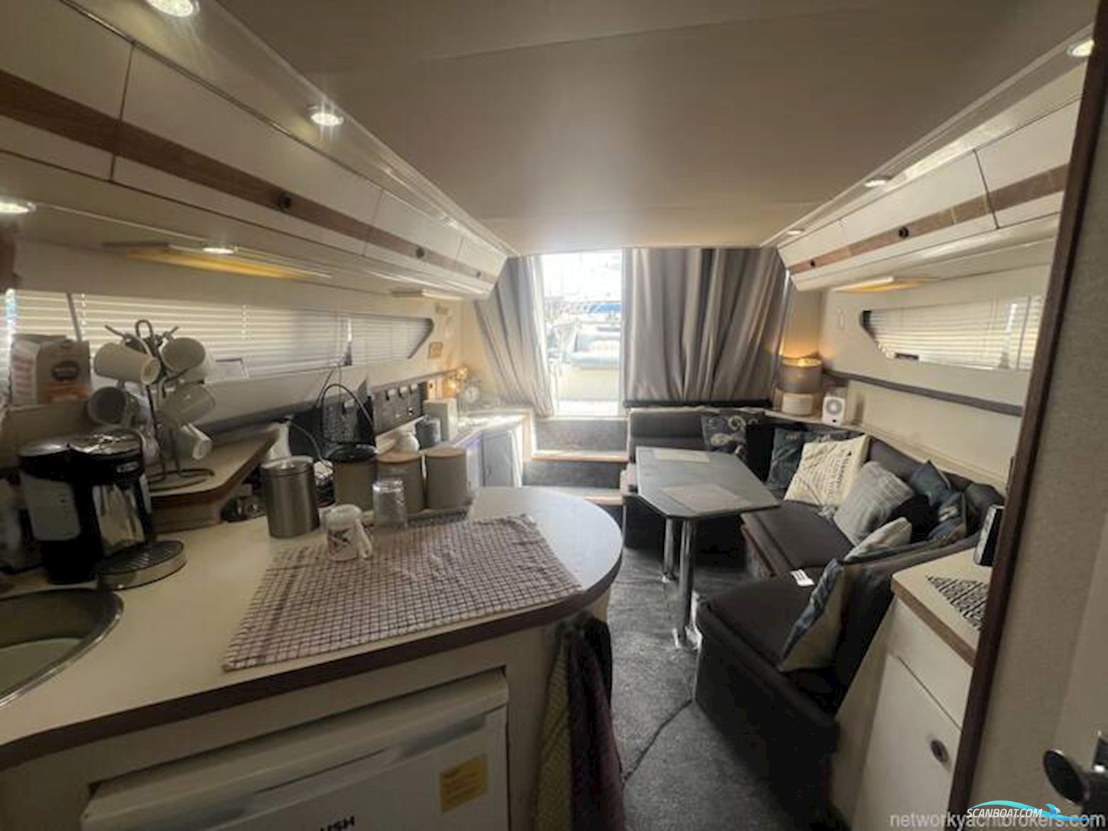 Carver Santego 30