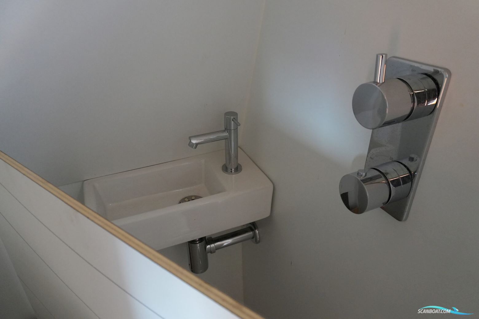 Casco 11.00 OK Flybridge