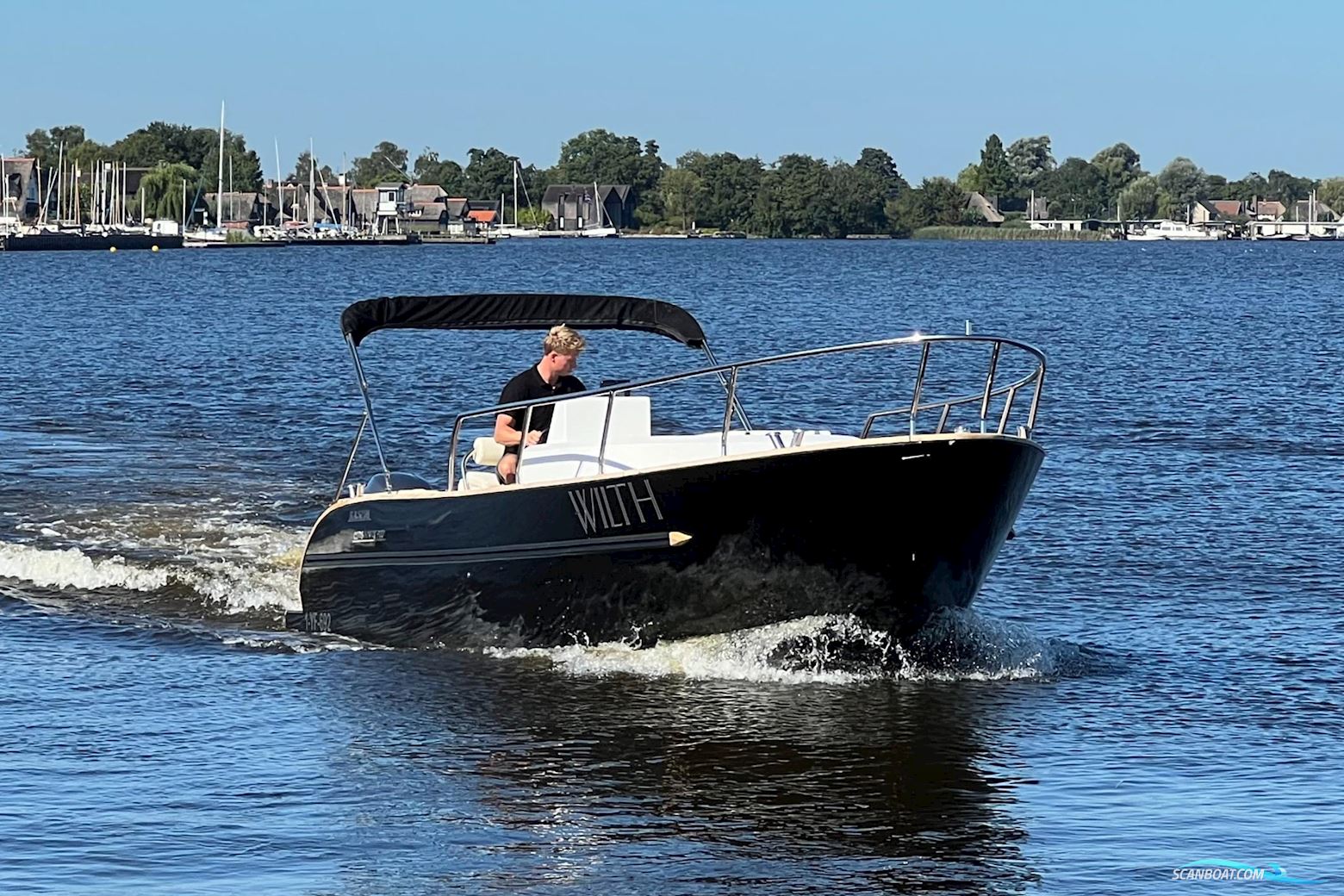 Center Console Blackfish Crossover 900