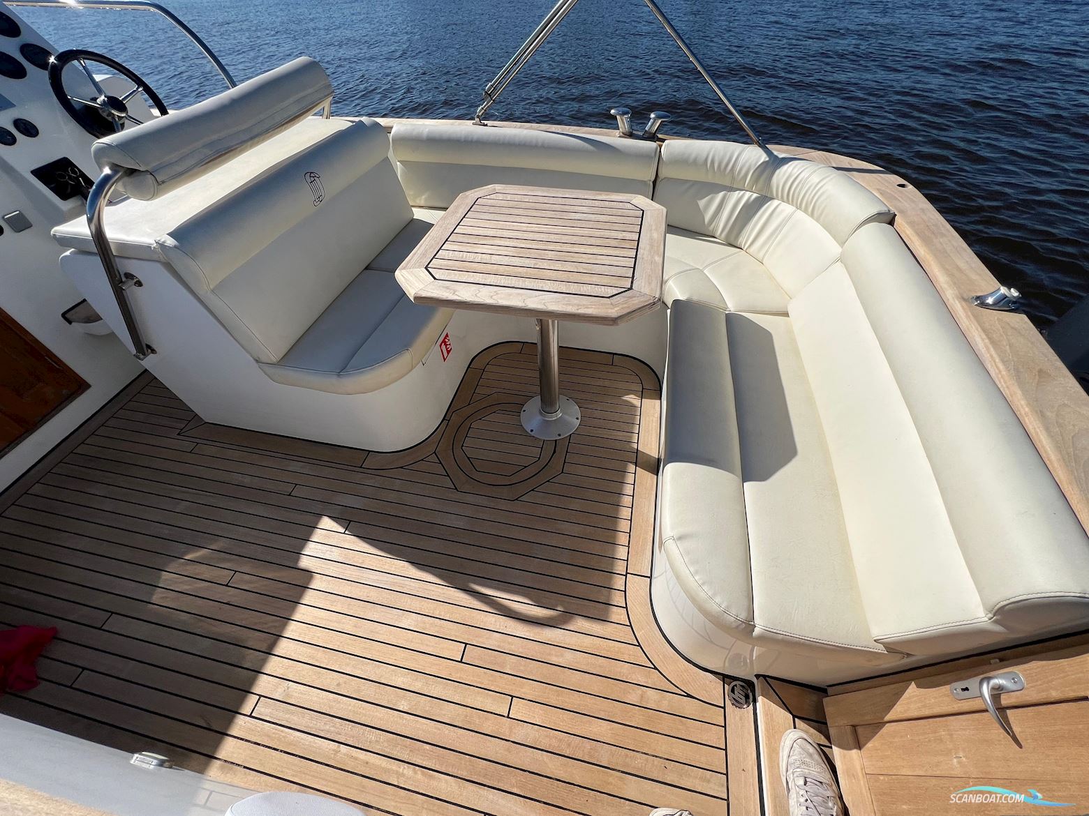 Center Console Blackfish Crossover 900