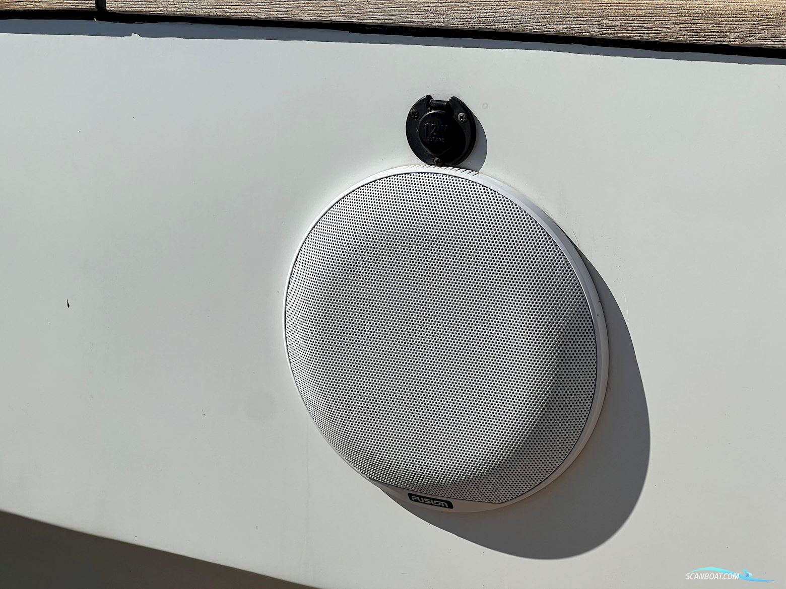 Center Console Blackfish Crossover 900