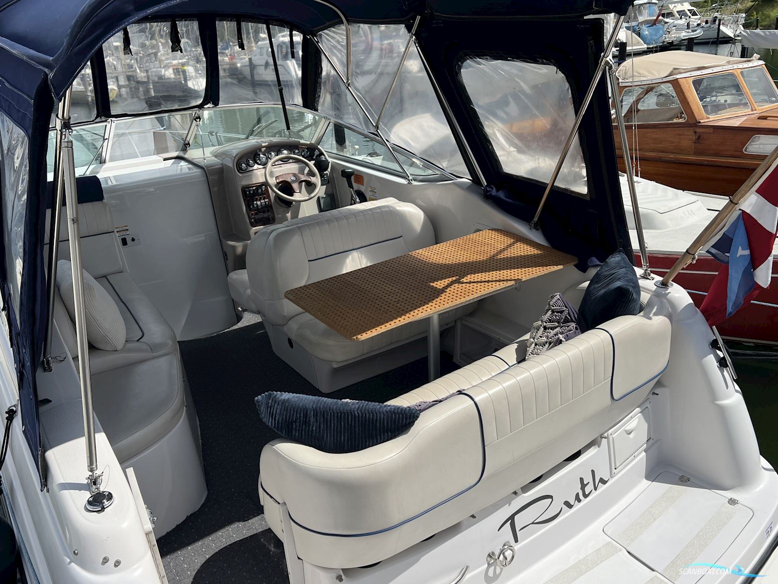 Chaparral 240 Signature