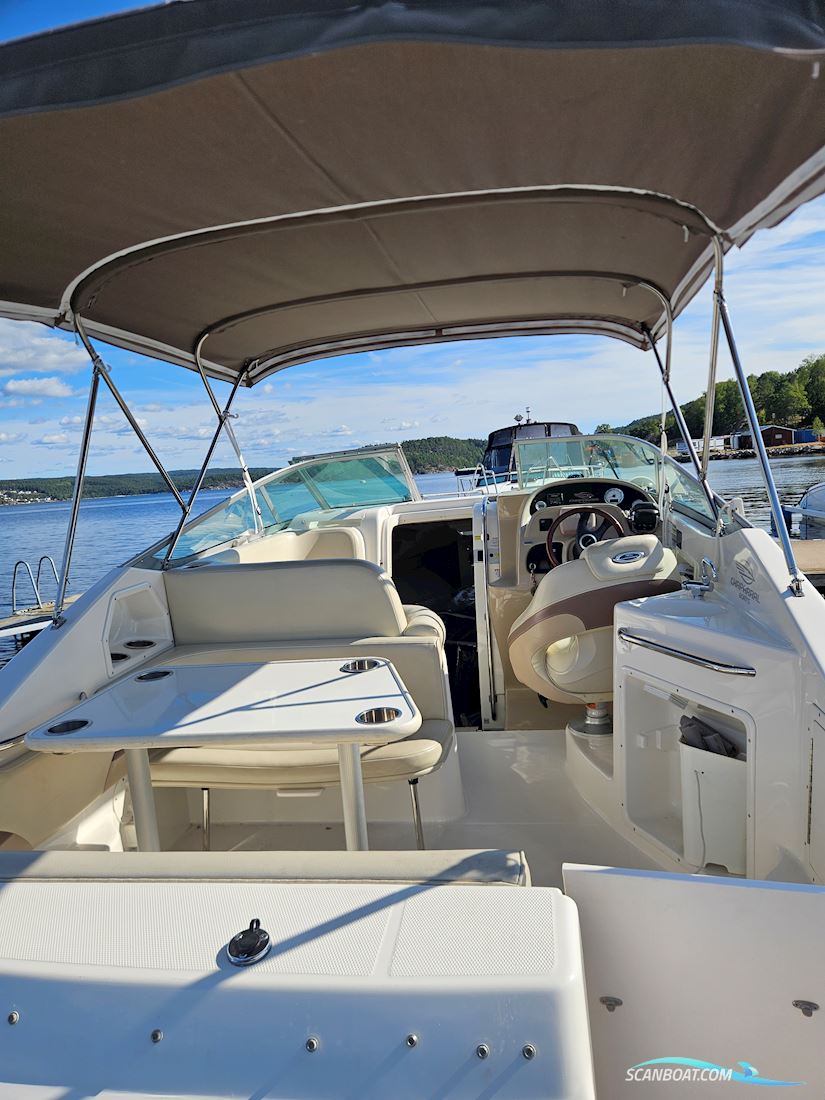 Chaparral 260 Signature