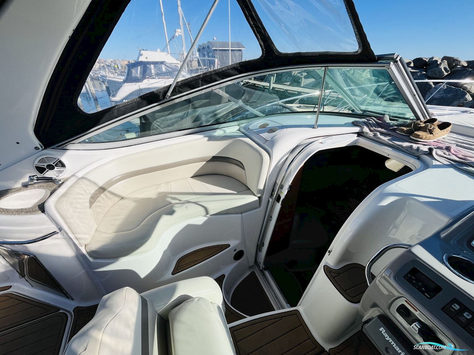 Chaparral 290 Signature
