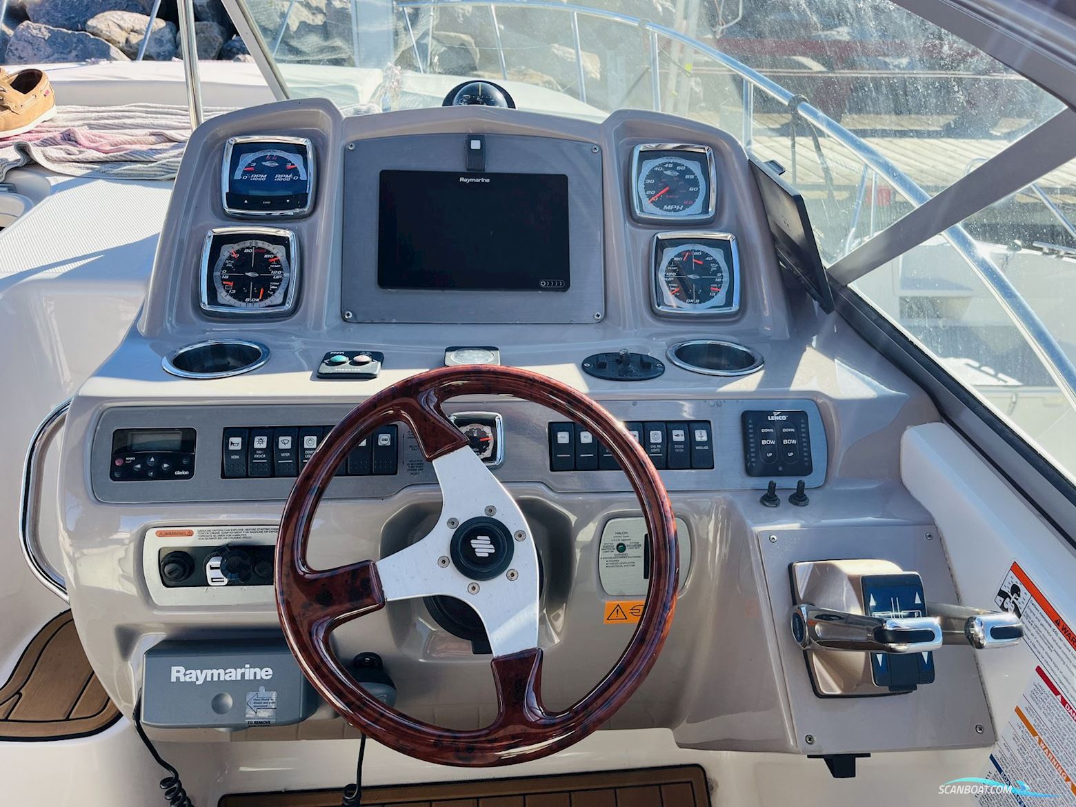 Chaparral 290 Signature