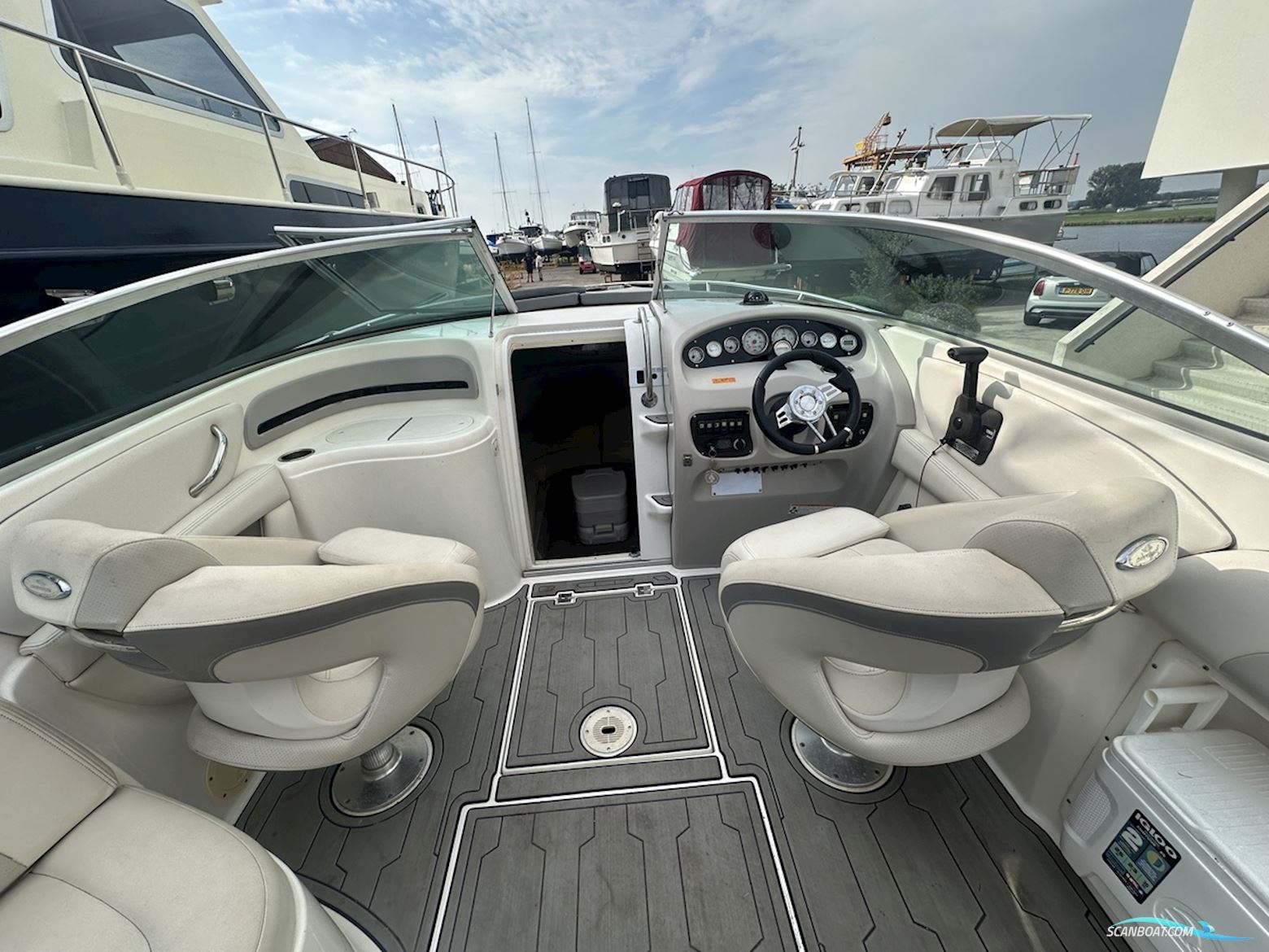 Chaparral 325 Ssi