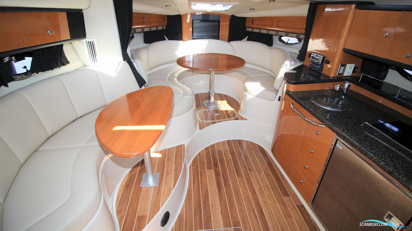Chaparral 330 Signature