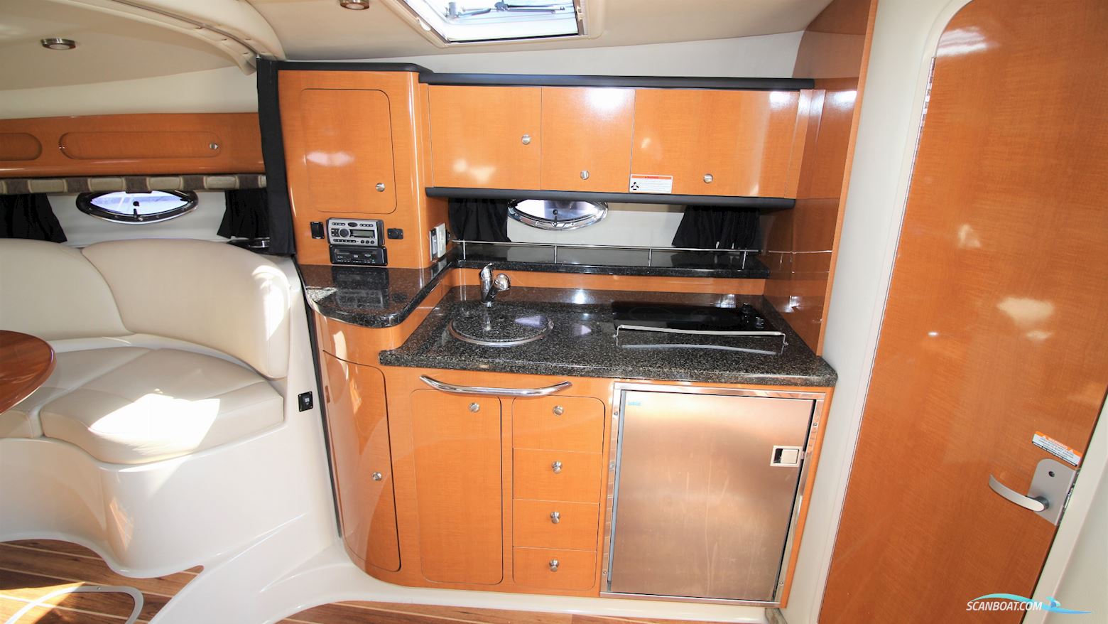 Chaparral 330 Signature