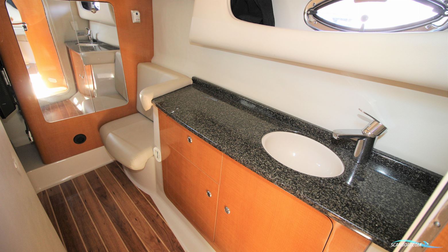 Chaparral 330 Signature