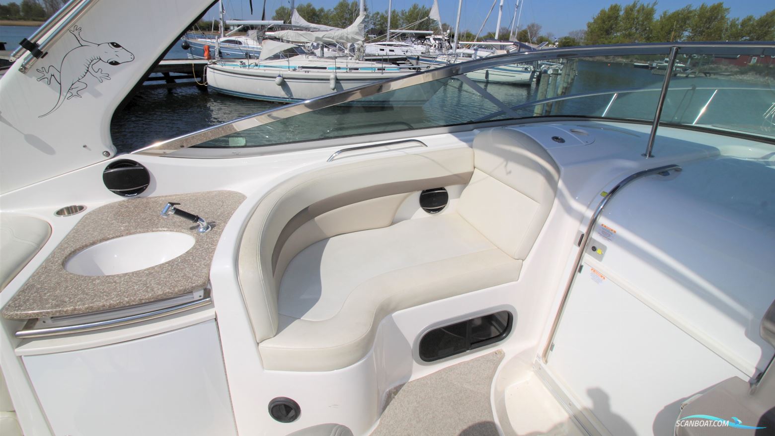 Chaparral 330 Signature