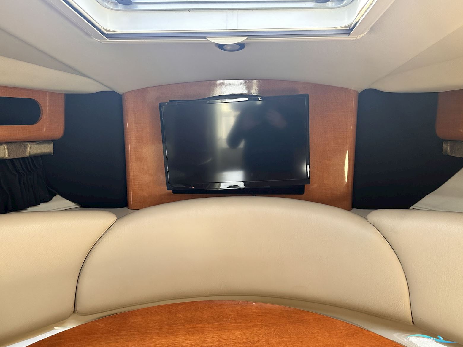 Chaparral 330 Signature