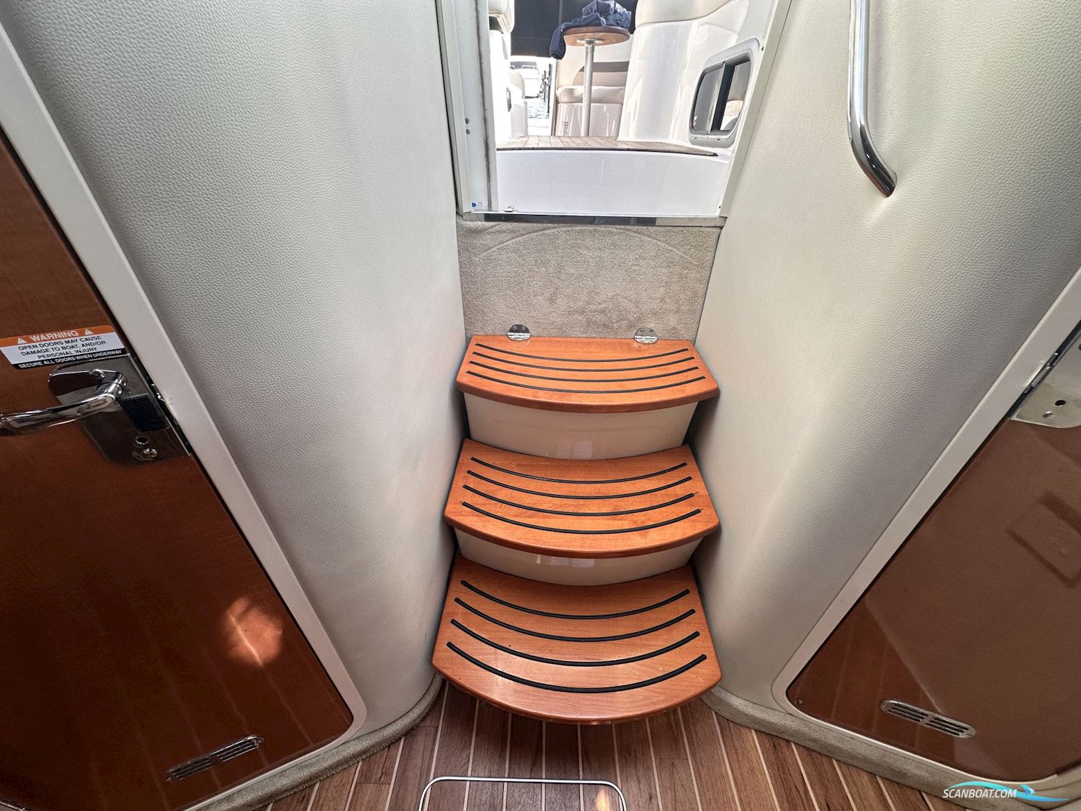 Chaparral 330 Signature