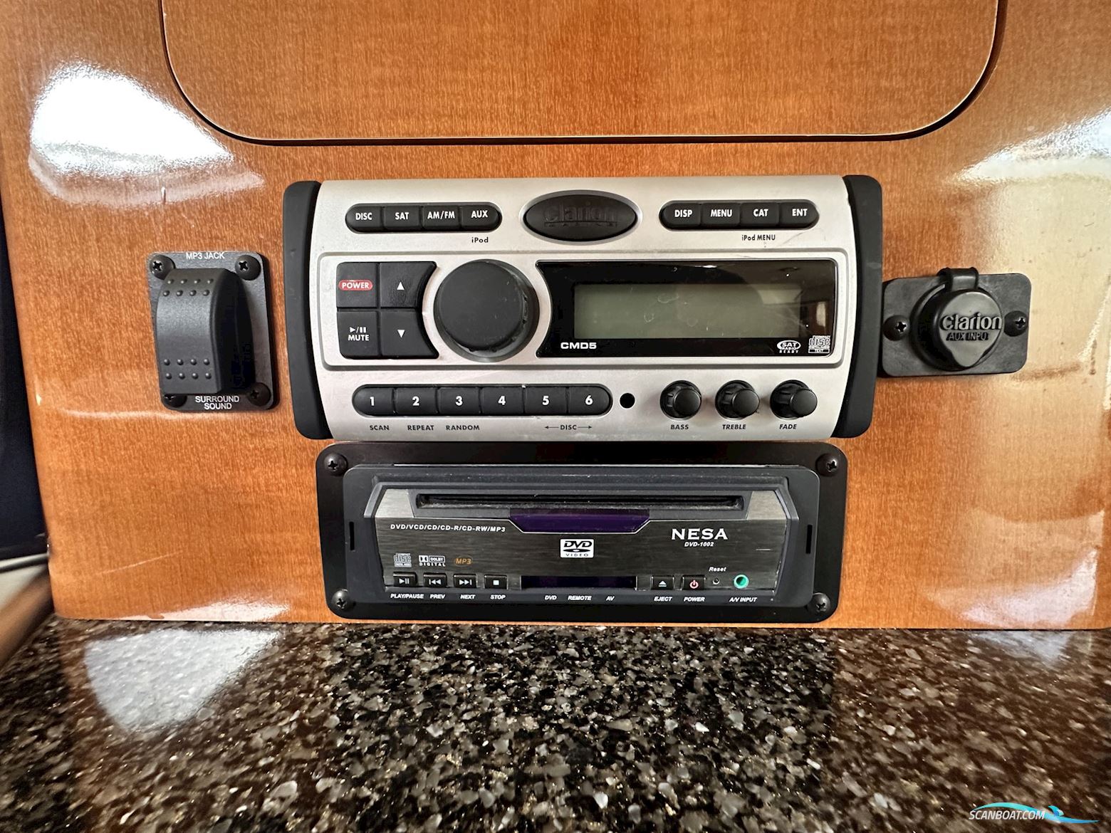 Chaparral 330 Signature