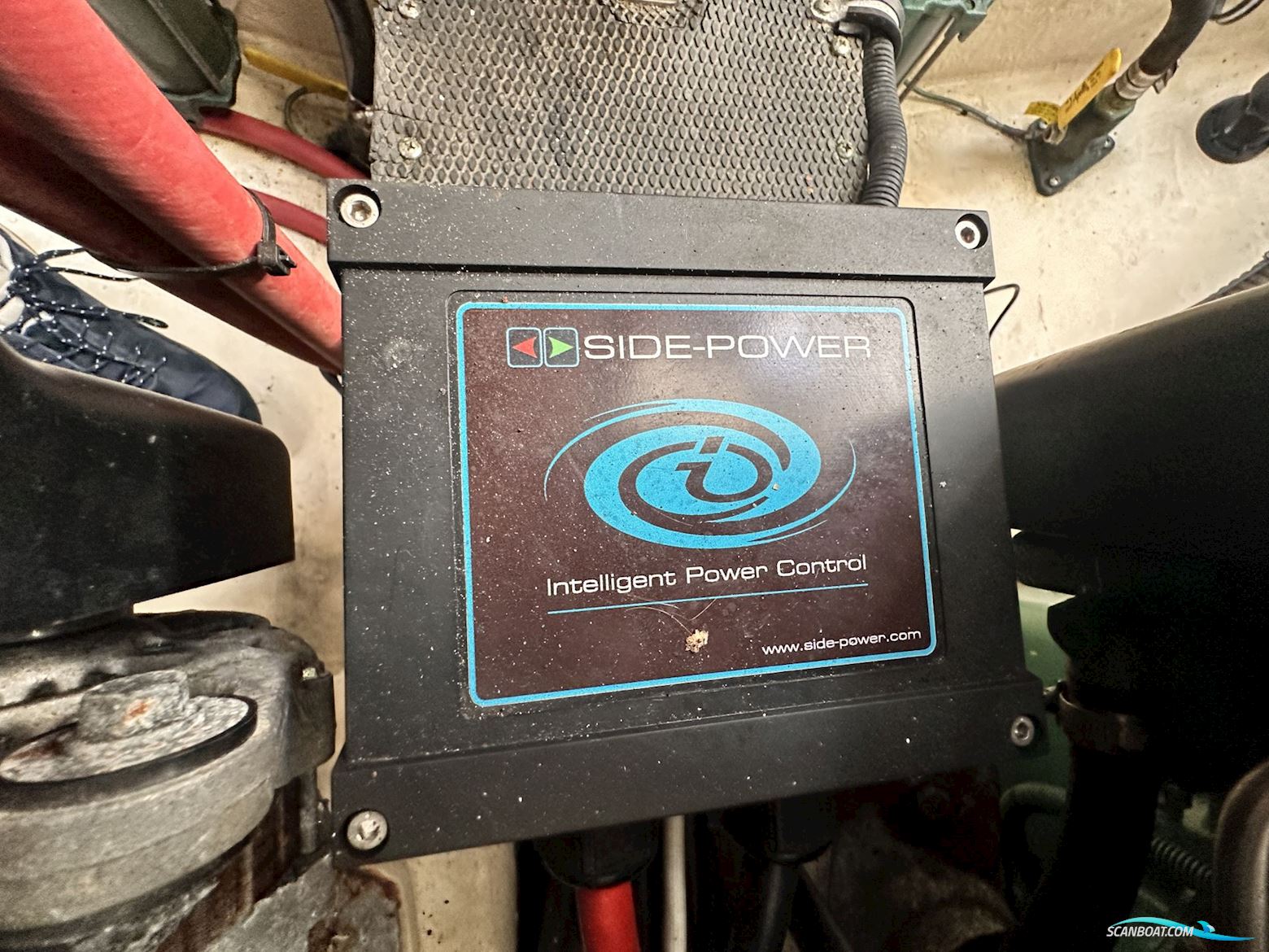 Chaparral 330 Signature