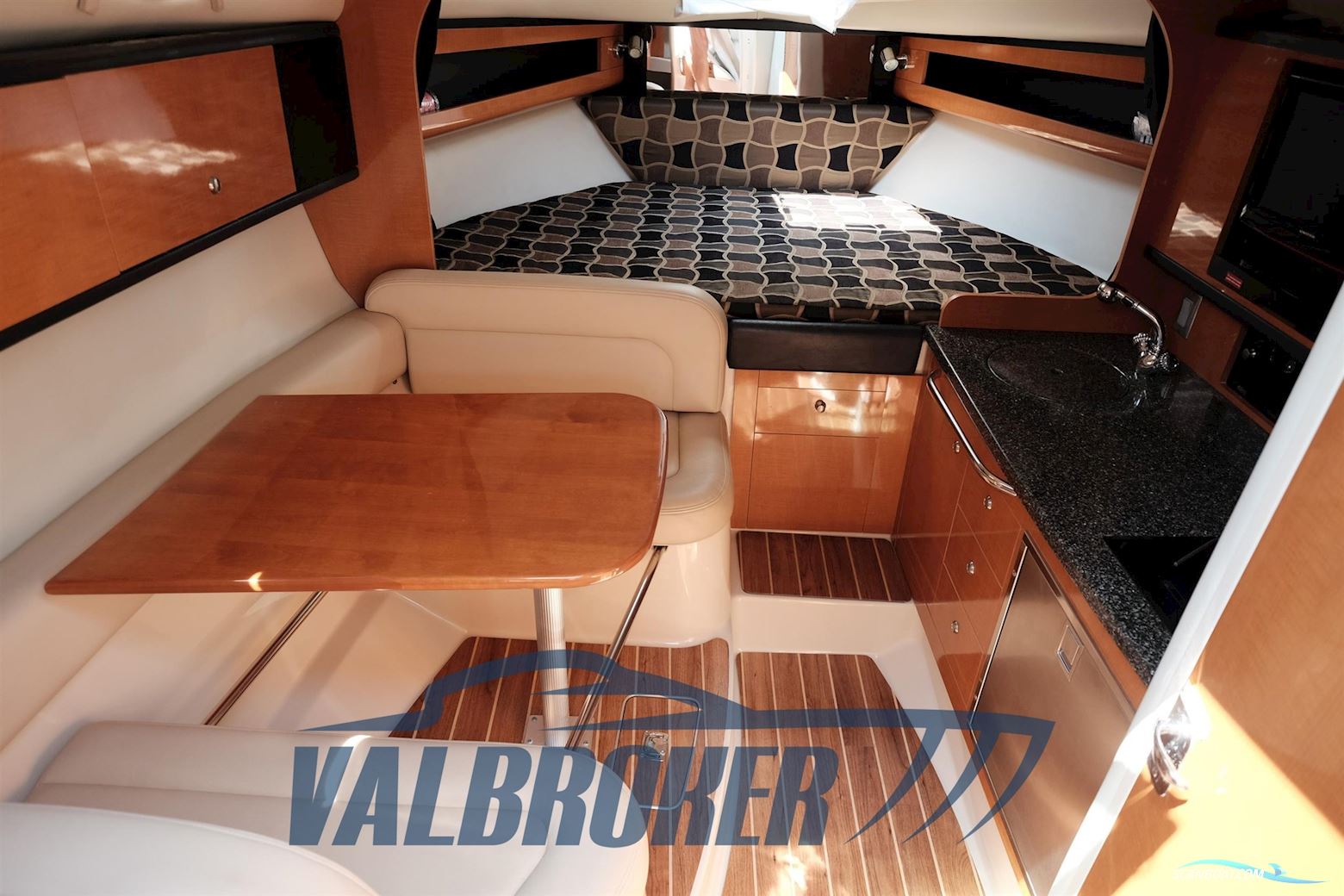 Chaparral Signature 280