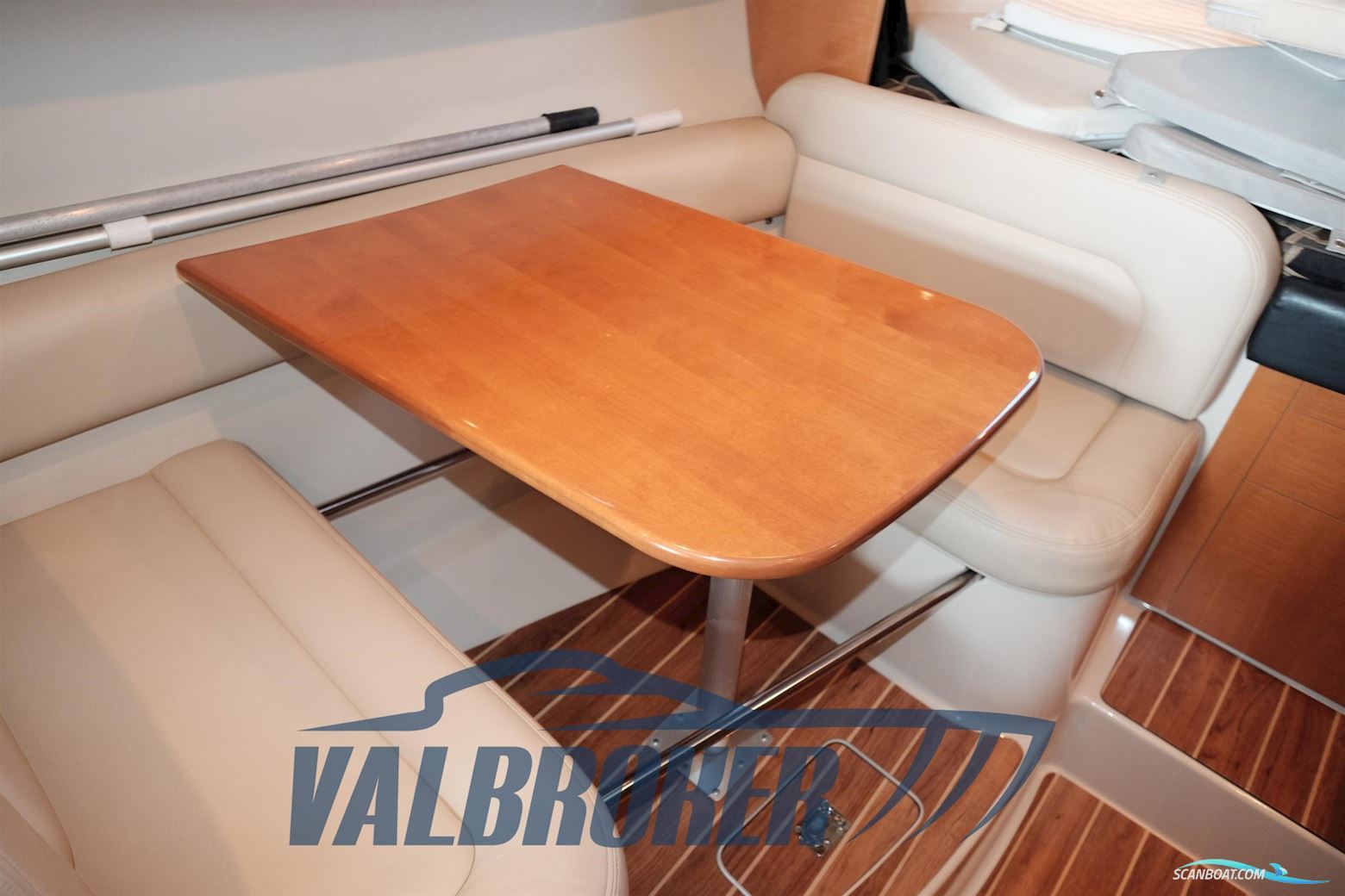 Chaparral Signature 280