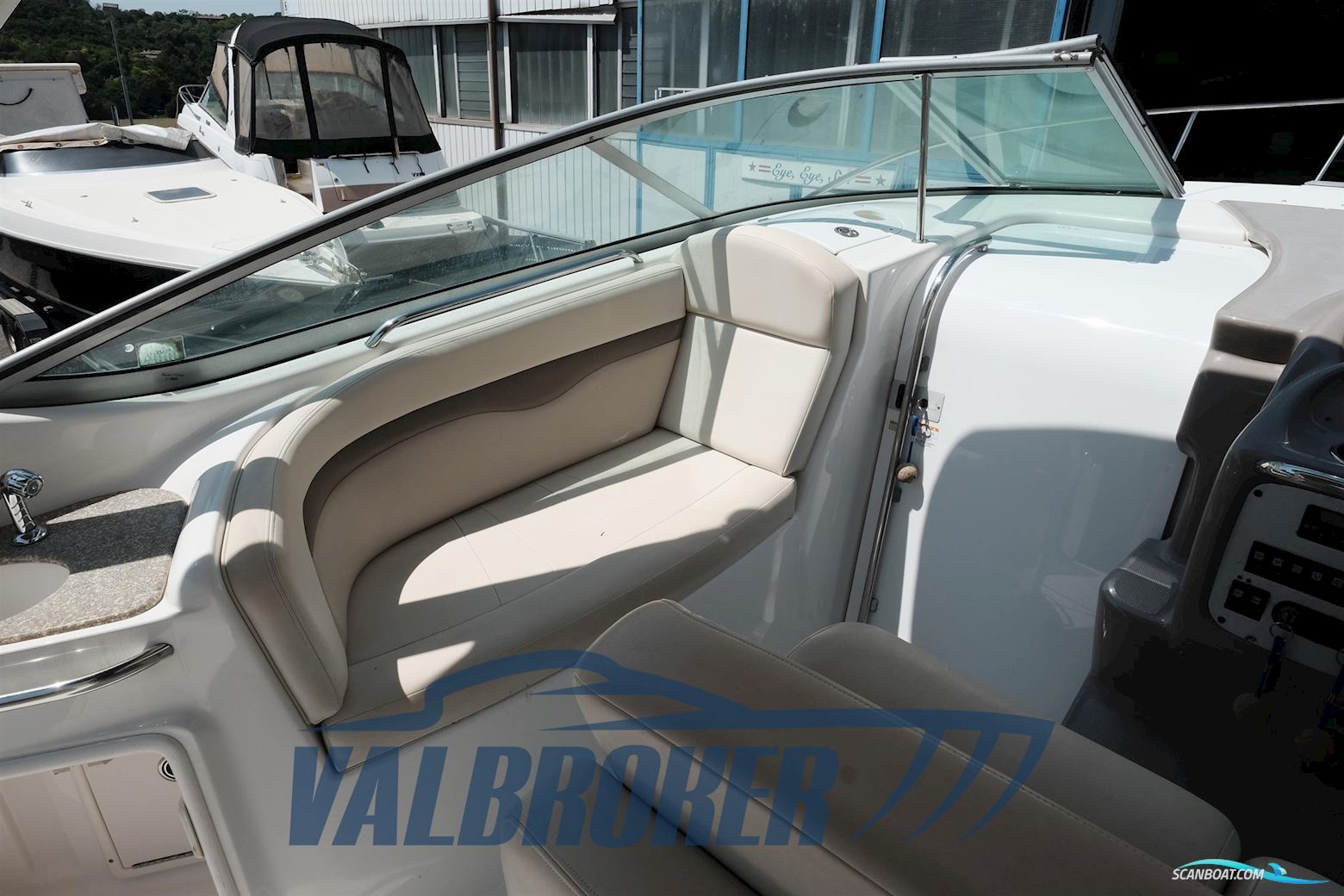 Chaparral Signature 280