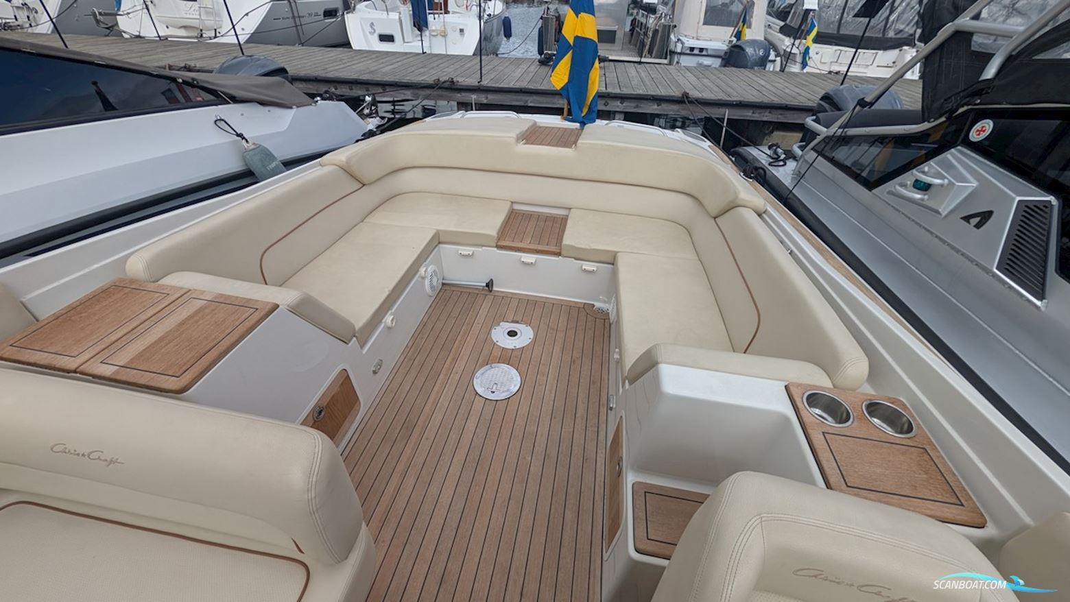 CHRIS CRAFT 28 CORSAIR