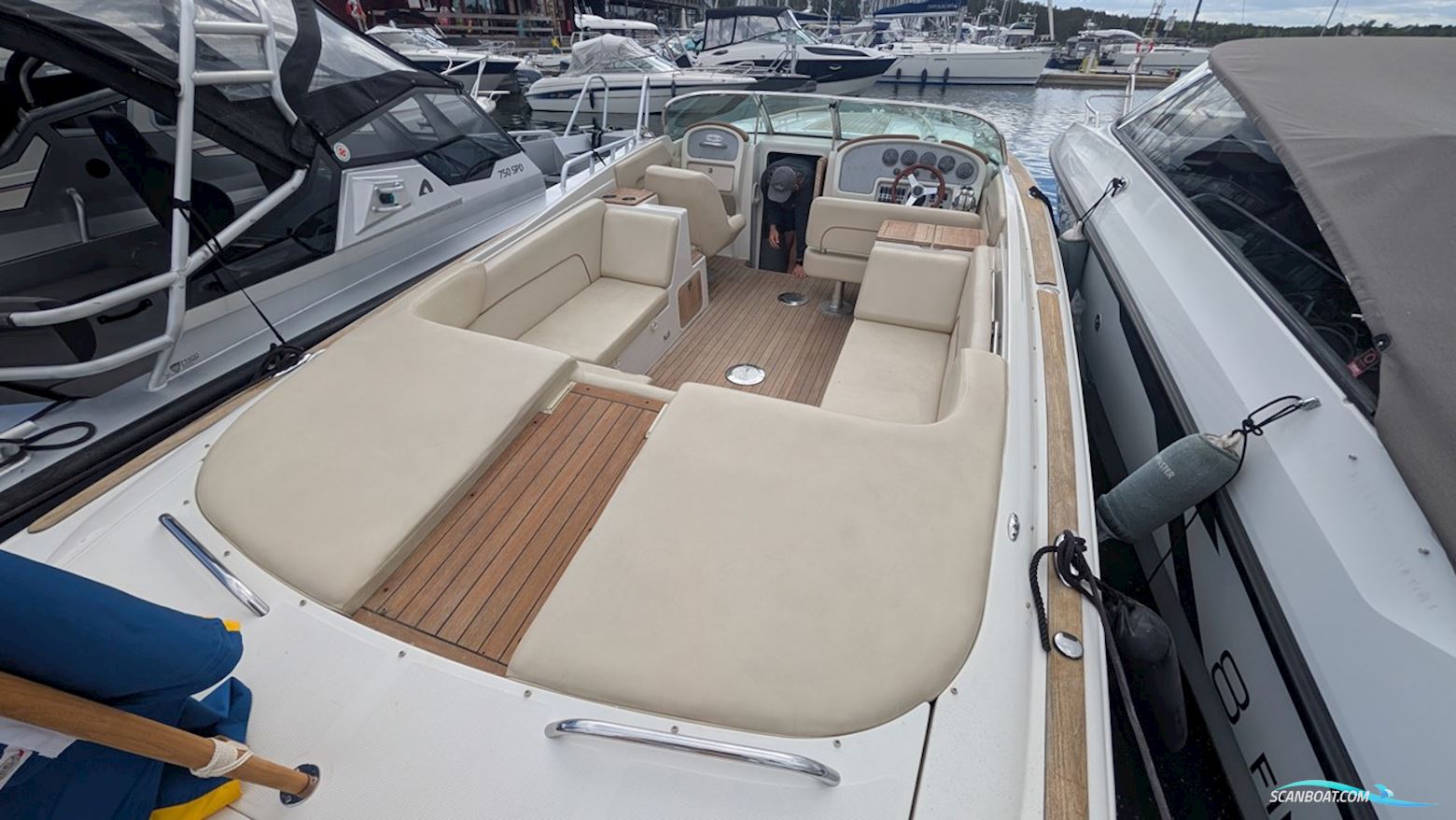 CHRIS CRAFT 28 CORSAIR