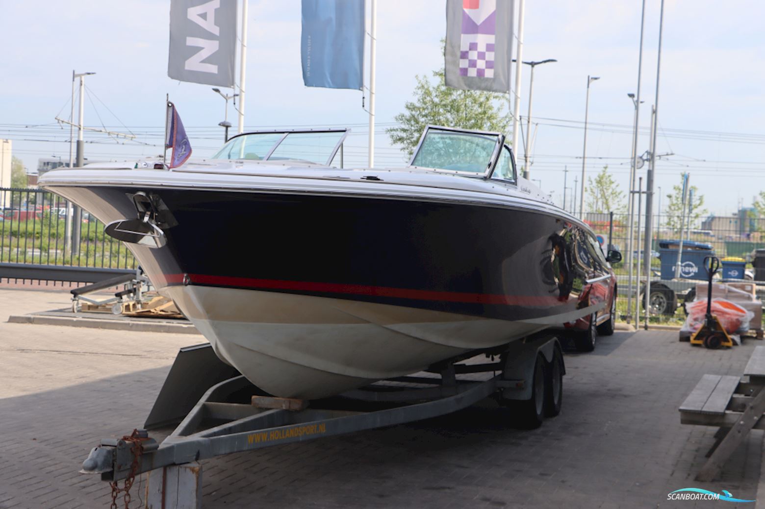 Chris Craft 28 Launch